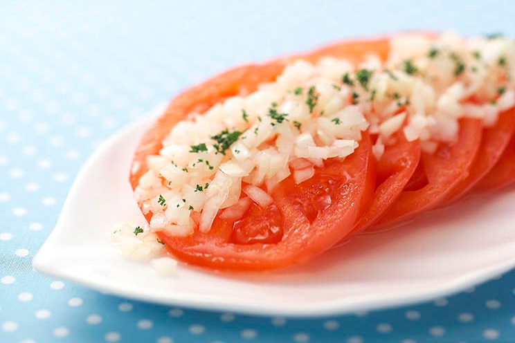 写真：まっかなトマトの簡単サラダ