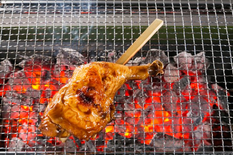 写真：鶏ももの串焼き